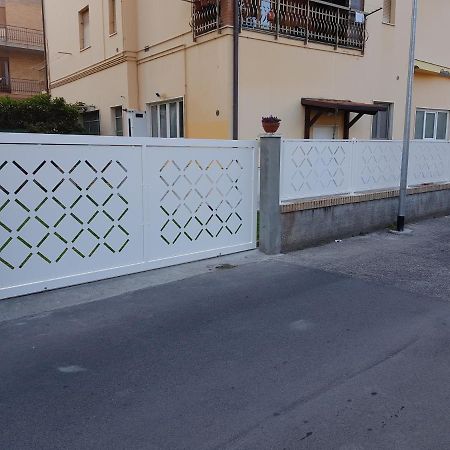Casa Trilli Appartement Grottammare Buitenkant foto