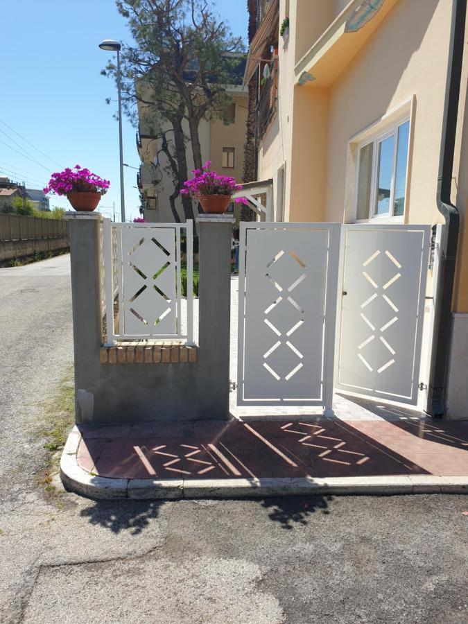Casa Trilli Appartement Grottammare Buitenkant foto